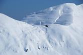 23 aliante sfreccia davanti al rifugio