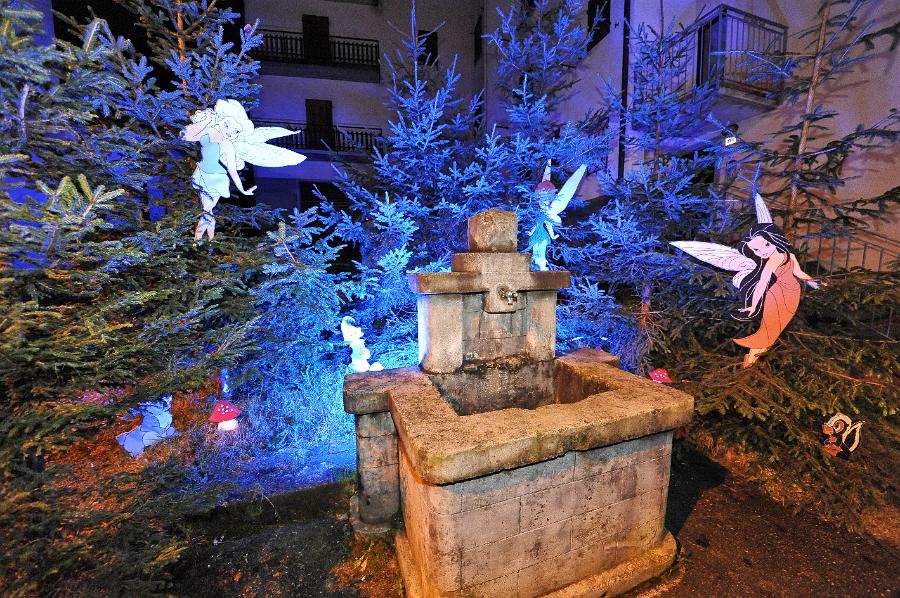 Immagini Fate Natalizie.Il Villaggio Di Babbo Natale 54 La Fontana Delle Fate Buone