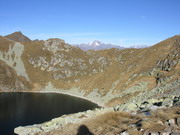 il lago sullo sfondo il Disgrazia